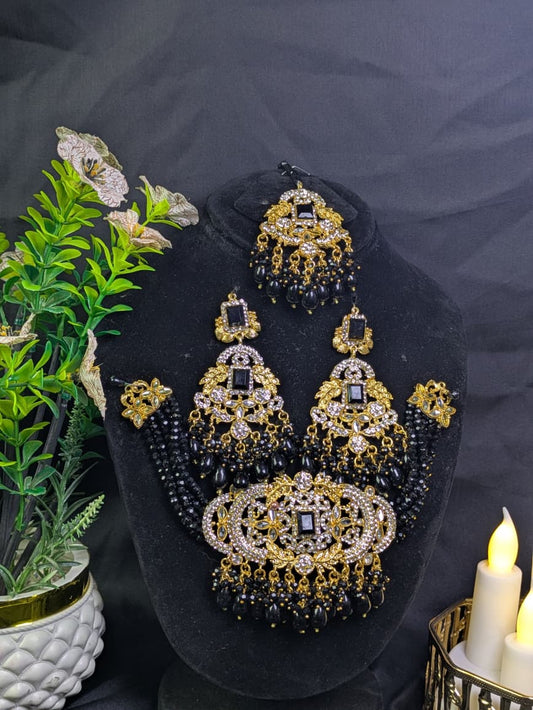 Traditional Choker Set $_0069
