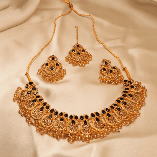 Kundan Style Set $_0072 (Golden-Black) - MAWKLUXORA